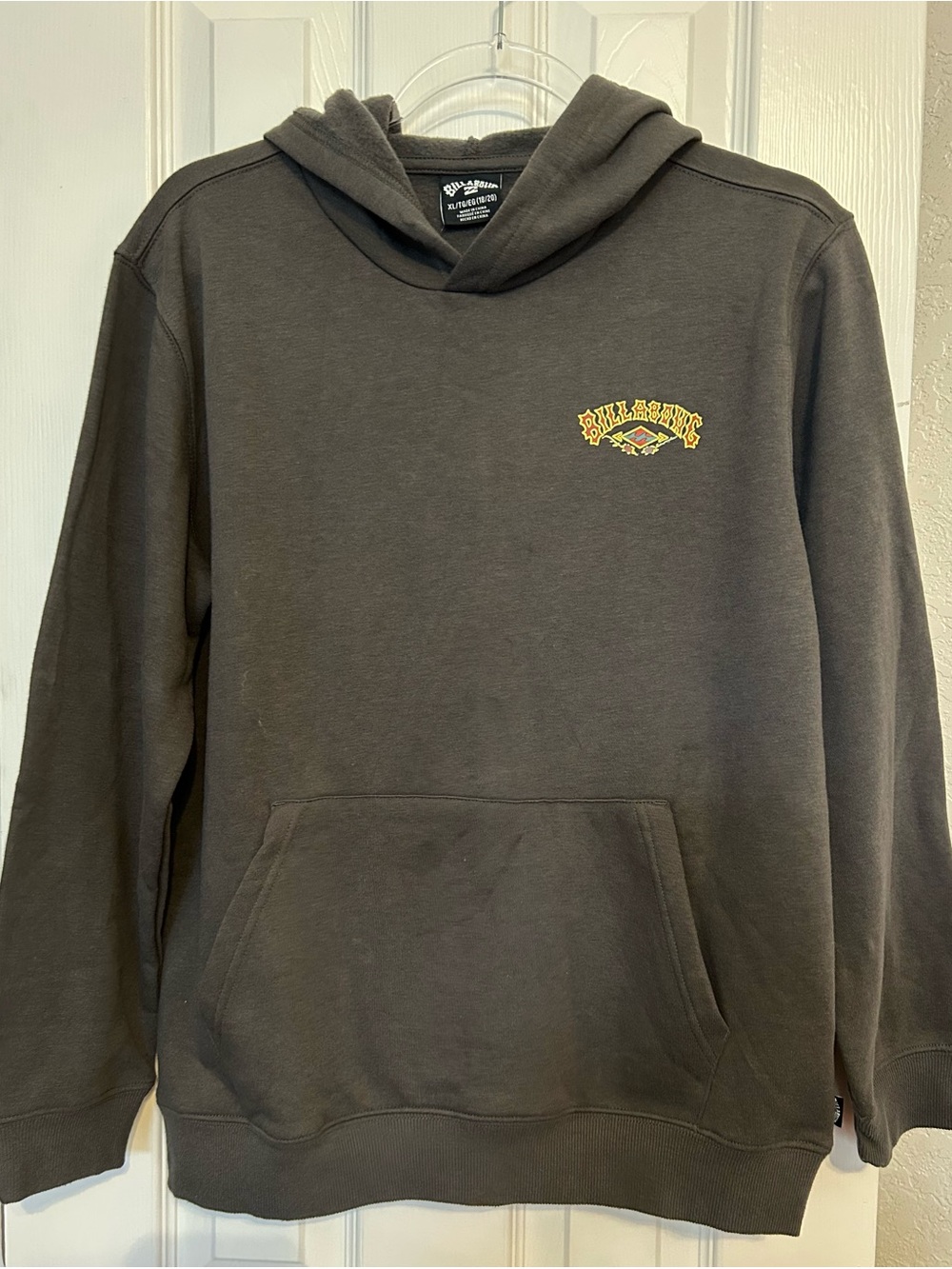Billabong Pullover Hoodie with Chest Logo NWT with defects-read description